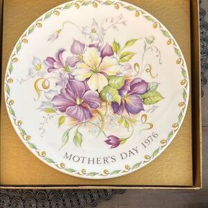 Vintage, Limited Edition Floral Mother's Day Plate 1976